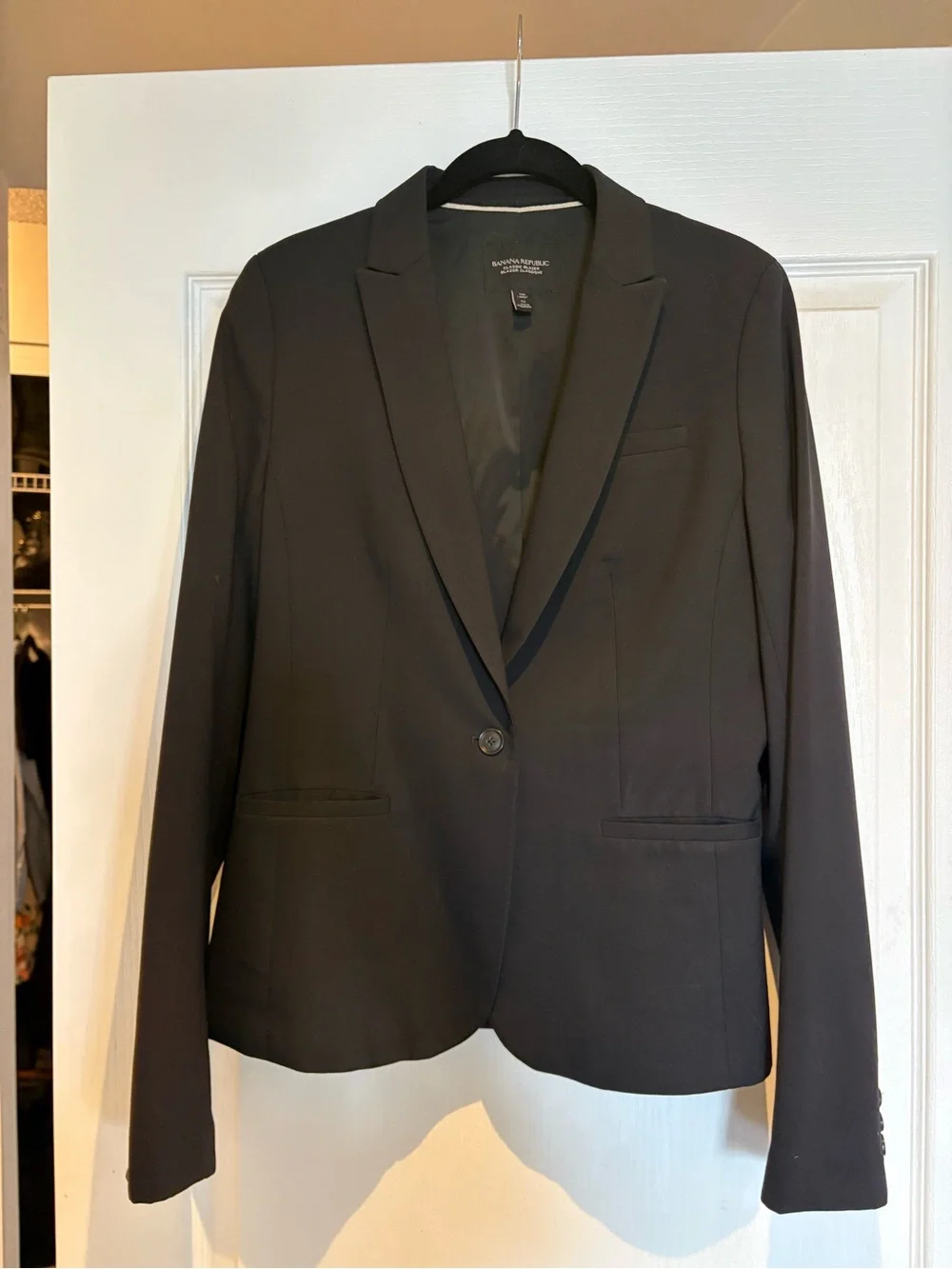 Banana Republic Black Single-Button Tailored Women's Blazer - Picture 3 of 4